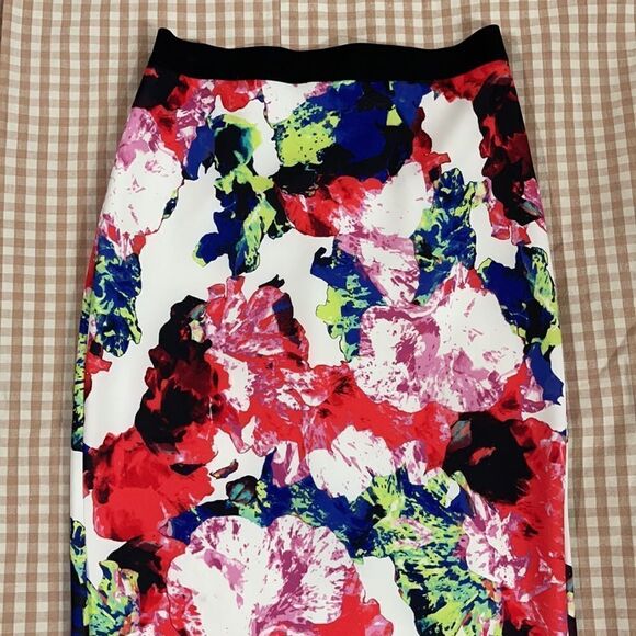 MILLY Floral Pencil Skirt MEDIUM - Picture 4 of 15